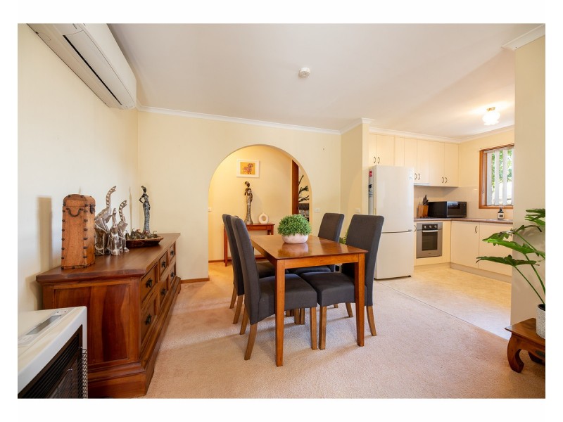 4/7 Kambora Court, Lavington NSW 2641