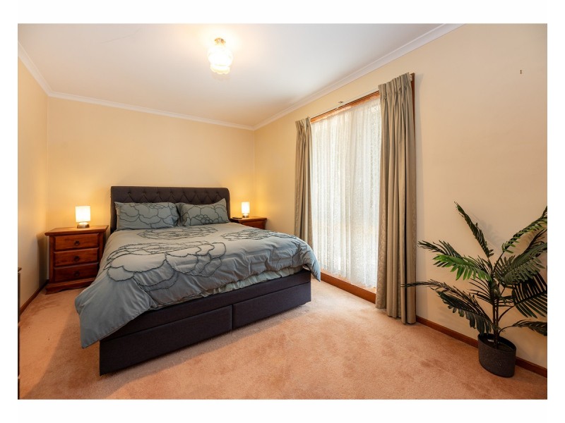 4/7 Kambora Court, Lavington NSW 2641