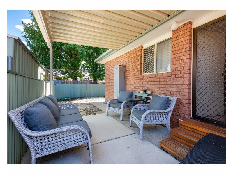 4/7 Kambora Court, Lavington NSW 2641