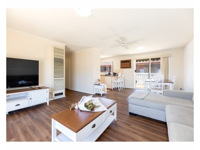 2/482 Heriot Street, Lavington NSW 2641