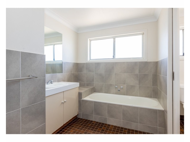 3 Michelle Avenue, Lavington NSW 2641