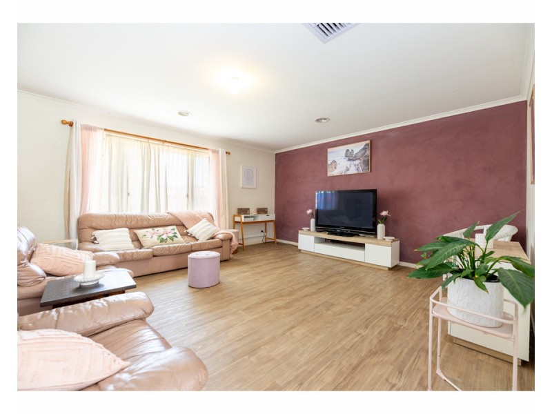 3 Valerie Way, Lavington NSW 2641