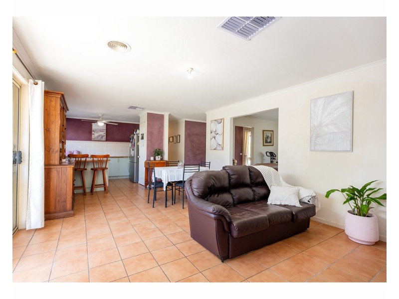 3 Valerie Way, Lavington NSW 2641