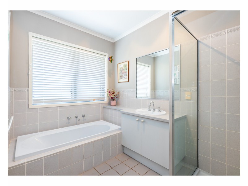 1 Kingsley Court, West Albury NSW 2640