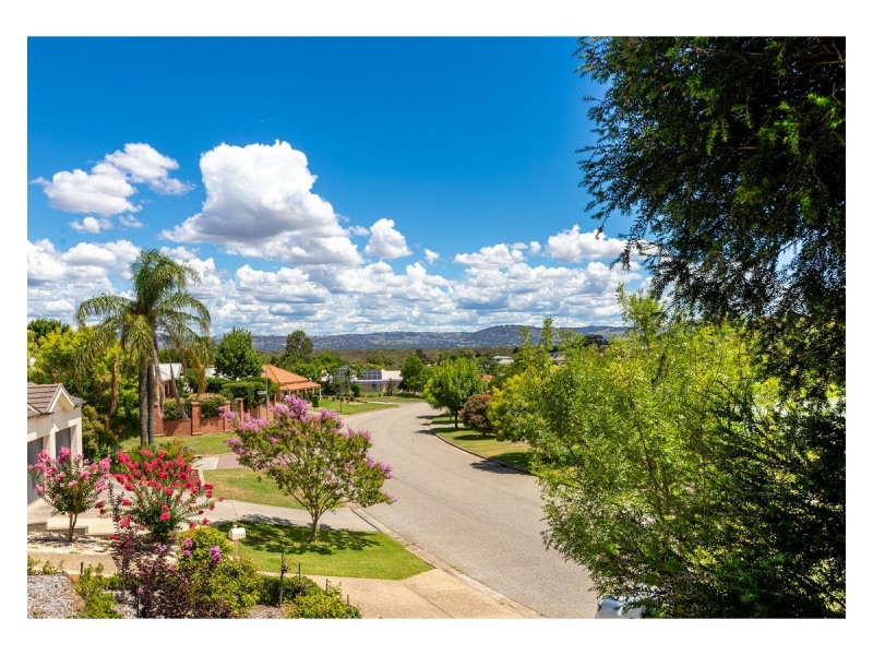 1 Kingsley Court, West Albury NSW 2640