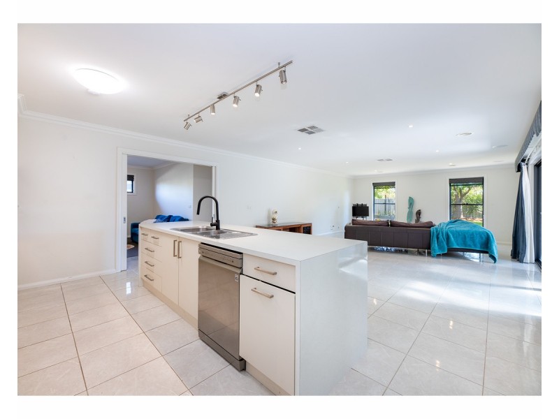 26 Princeton Court, Thurgoona NSW 2640