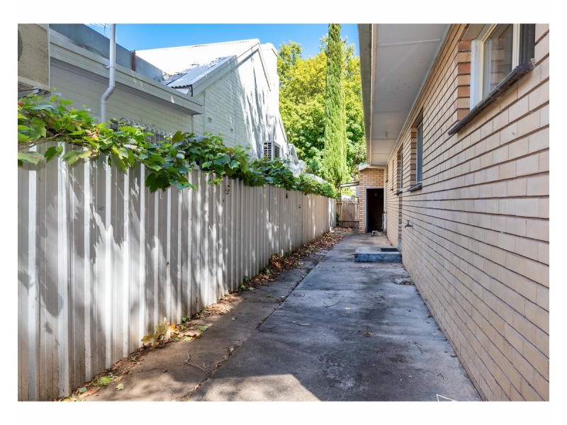 2/540 Thurgoona Street, Albury NSW 2640