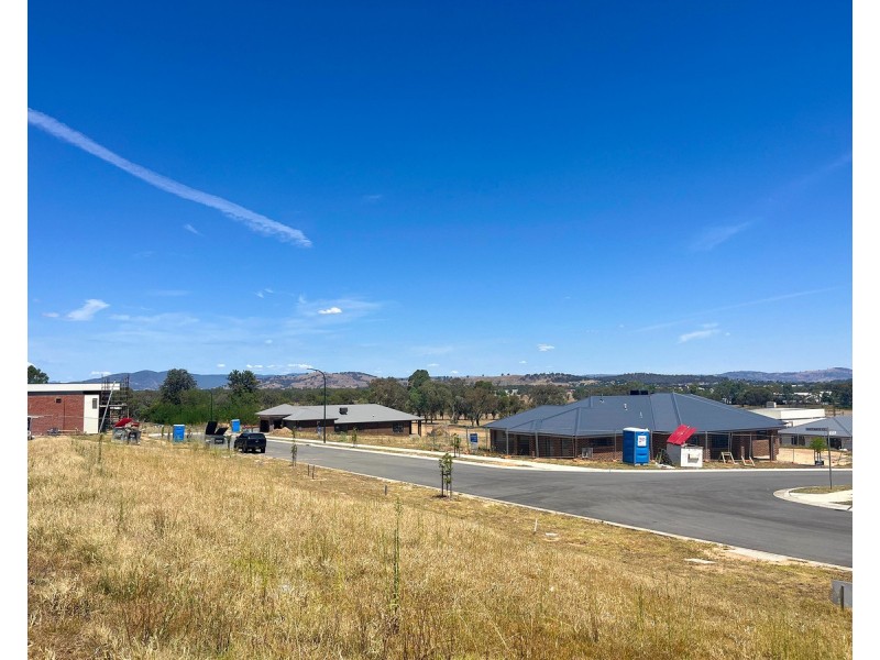 25 Whitewater Terrace, Thurgoona NSW 2640