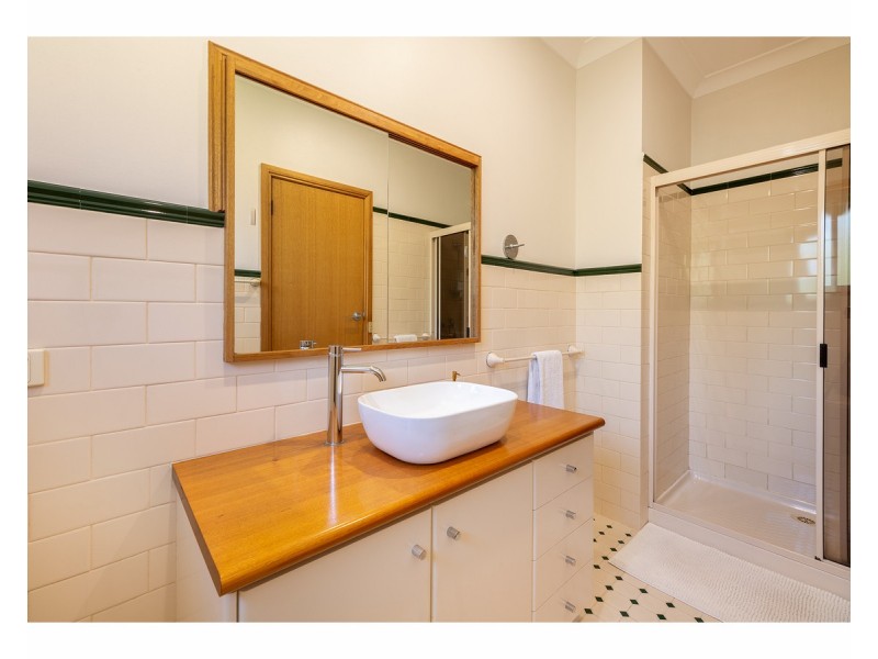 4 Bolte Court, West Wodonga VIC 3690