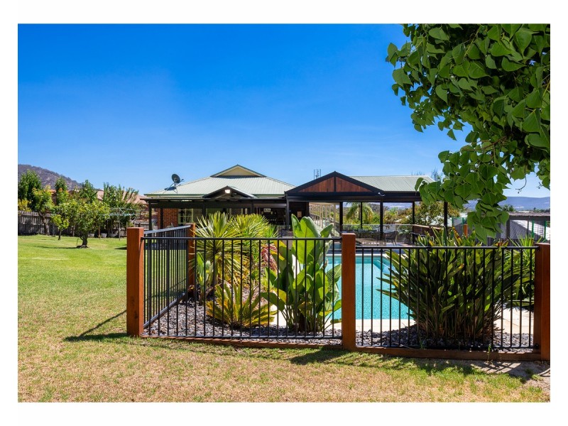 4 Bolte Court, West Wodonga VIC 3690