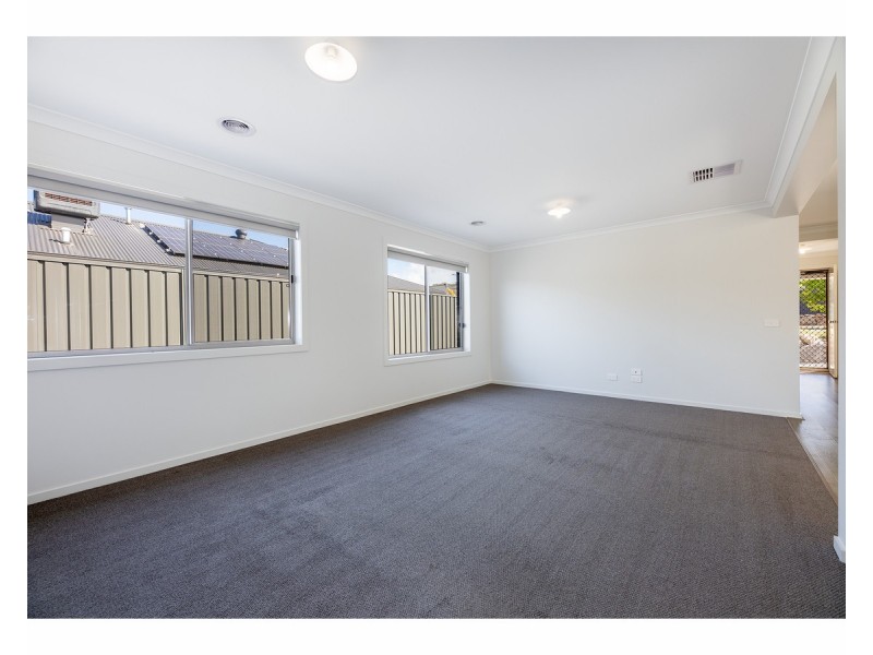 13 Cromwell Road, Leneva VIC 3691