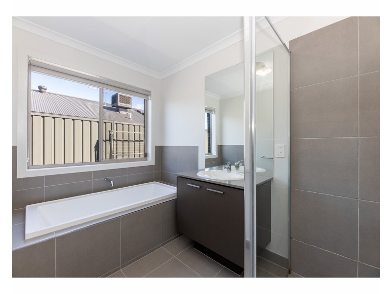 13 Cromwell Road, Leneva VIC 3691