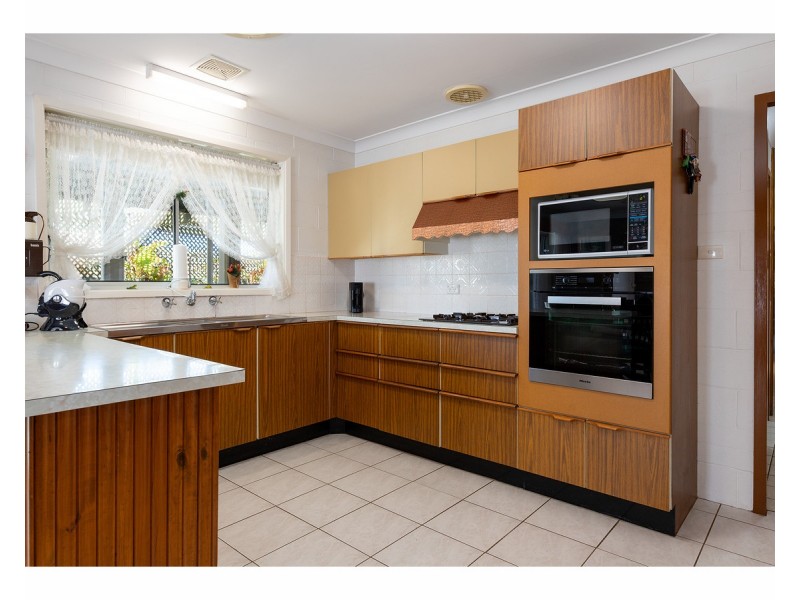 45 Melrose Drive, West Wodonga VIC 3690