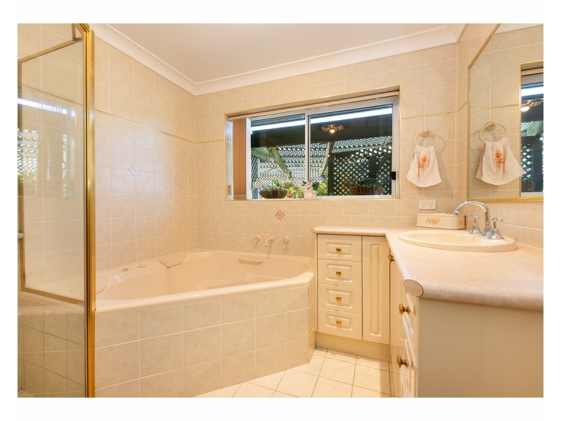 45 Melrose Drive, West Wodonga VIC 3690