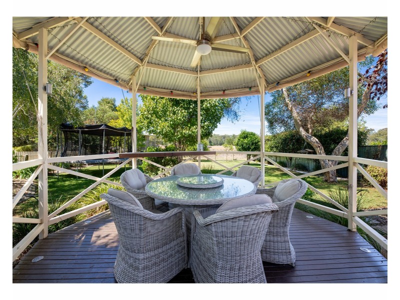 4 Laffertys Walk, East Albury NSW 2640