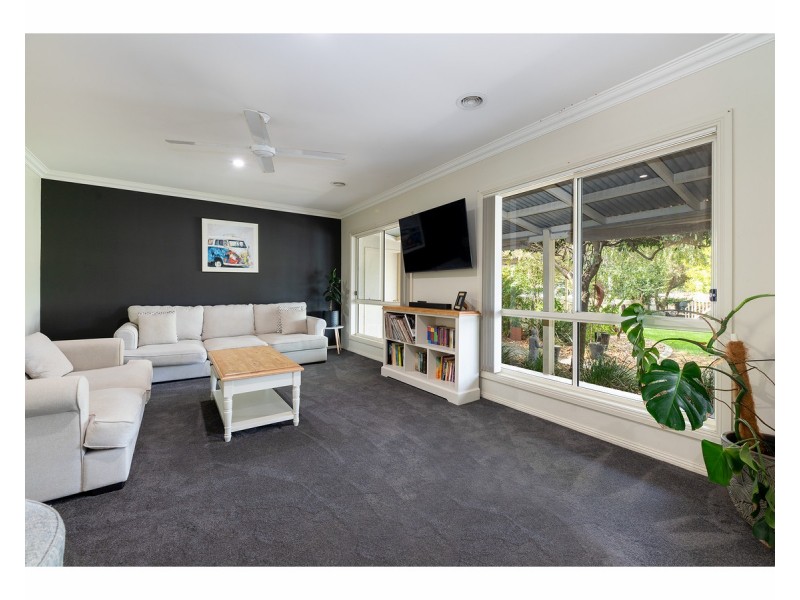 4 Laffertys Walk, East Albury NSW 2640