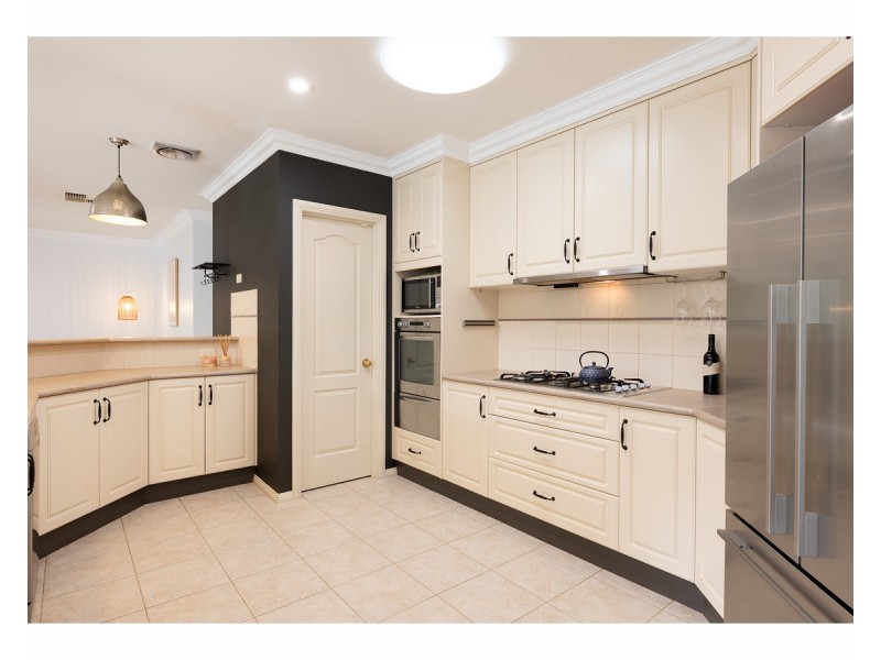 4 Laffertys Walk, East Albury NSW 2640