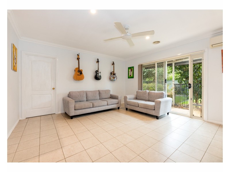 4 Laffertys Walk, East Albury NSW 2640