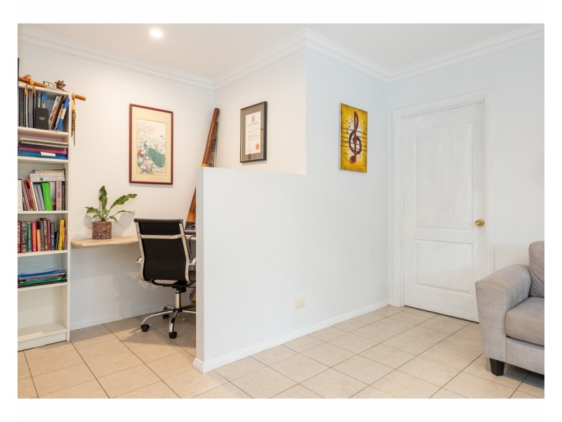 4 Laffertys Walk, East Albury NSW 2640