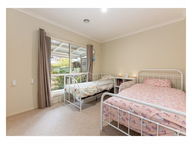 4 Laffertys Walk, East Albury NSW 2640