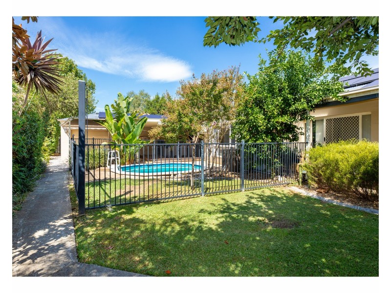 4 Laffertys Walk, East Albury NSW 2640