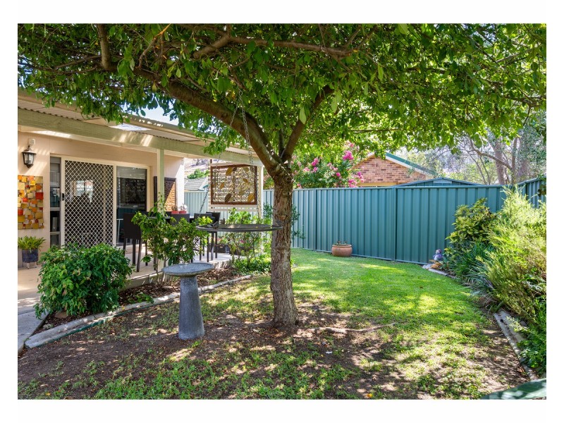 4 Laffertys Walk, East Albury NSW 2640