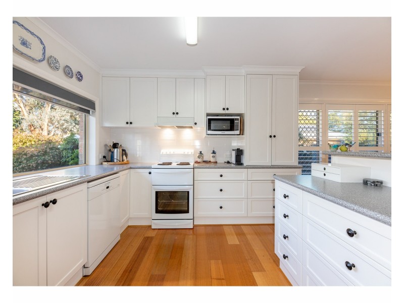 17 Saville Avenue, Lavington NSW 2641