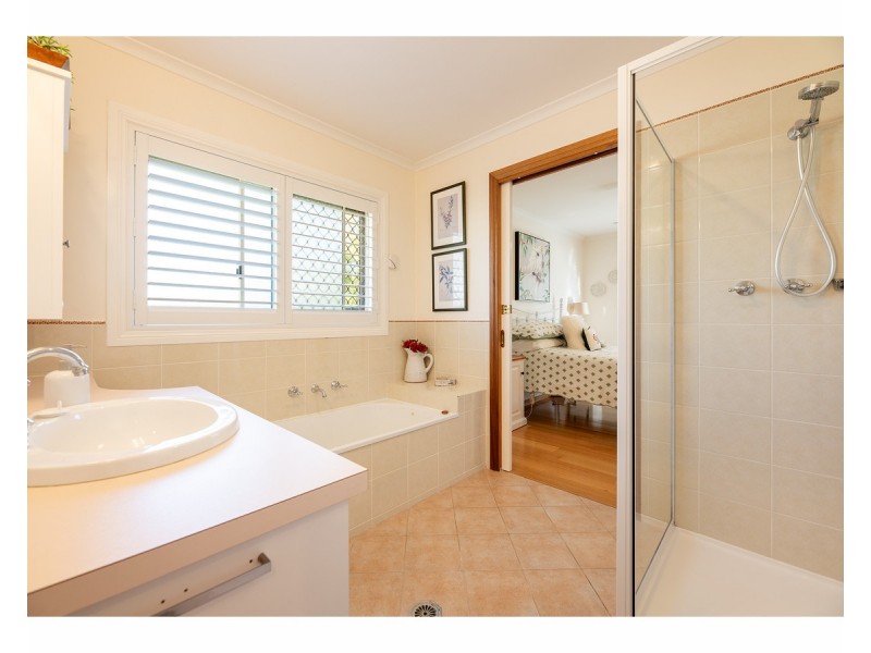 17 Saville Avenue, Lavington NSW 2641