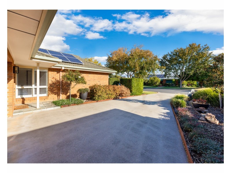 17 Saville Avenue, Lavington NSW 2641