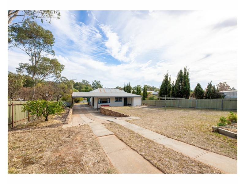 56 Billabong Street, Walbundrie NSW 2642