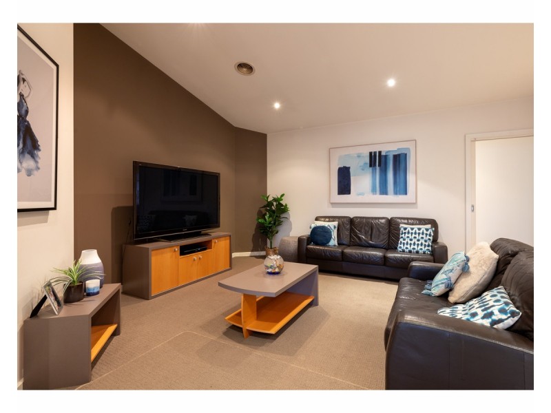 2 Finke Court, Hamilton Valley NSW 2641