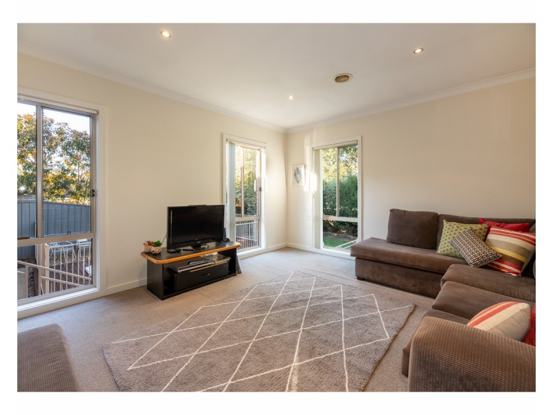 2 Finke Court, Hamilton Valley NSW 2641