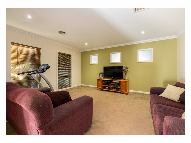 2 Finke Court, Hamilton Valley NSW 2641