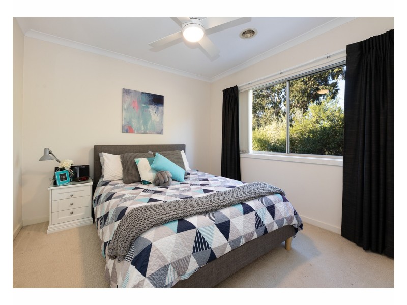 2 Finke Court, Hamilton Valley NSW 2641