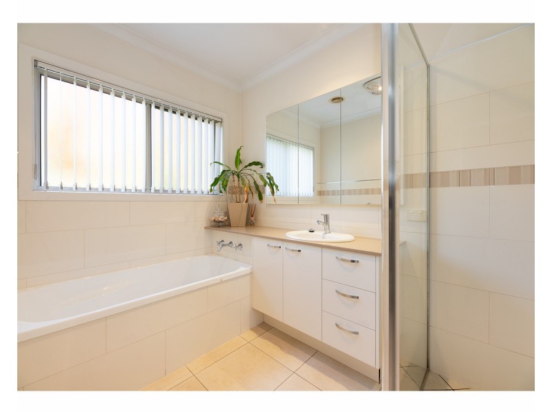 2 Finke Court, Hamilton Valley NSW 2641