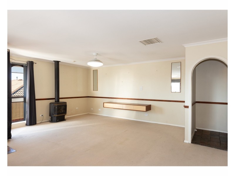 258 Desmond Street, Lavington NSW 2641