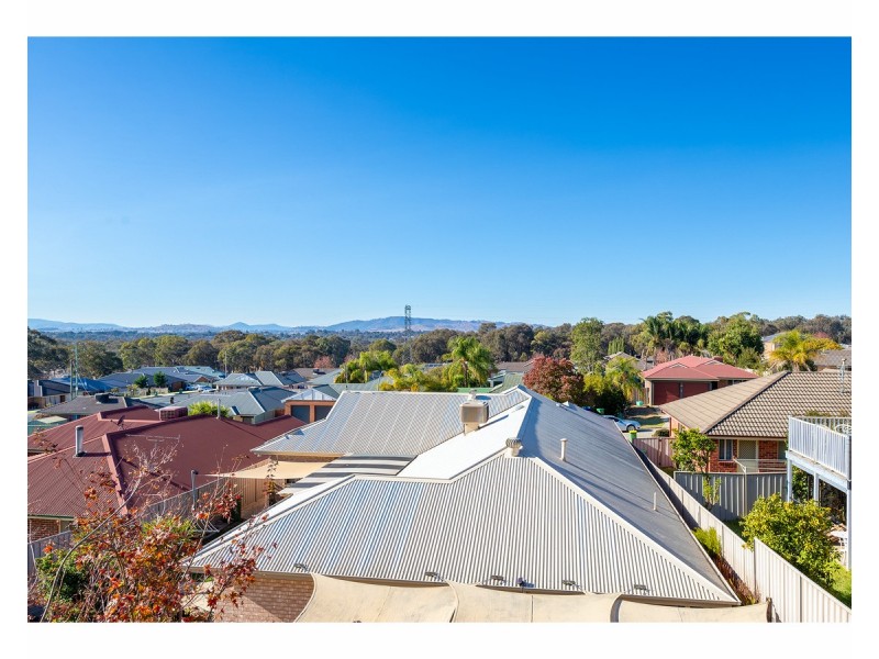 258 Desmond Street, Lavington NSW 2641
