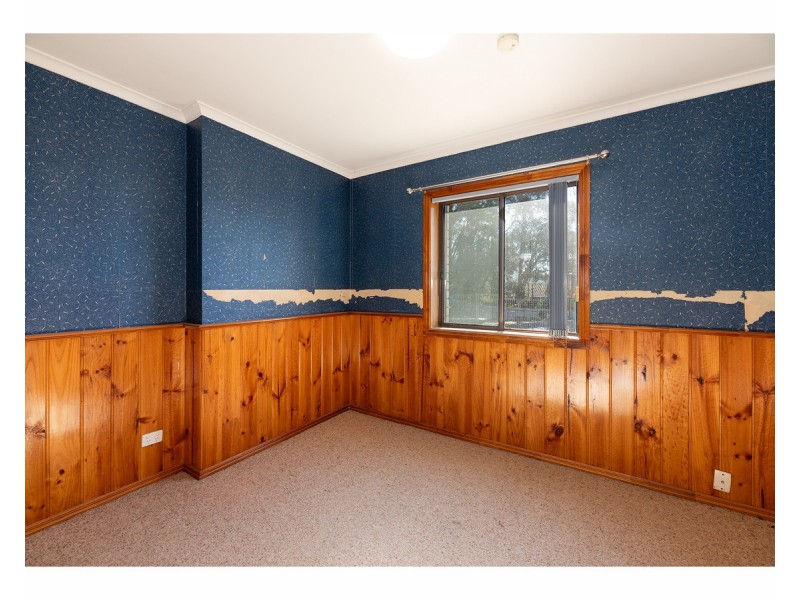 258 Desmond Street, Lavington NSW 2641