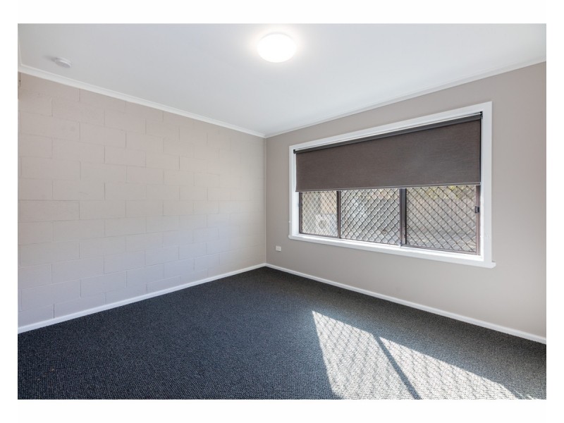 2/474 Griffith Road, Lavington NSW 2641