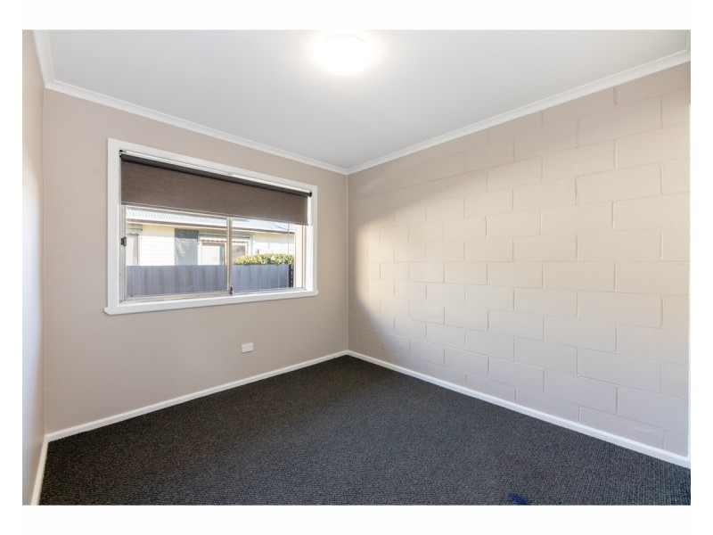 2/474 Griffith Road, Lavington NSW 2641