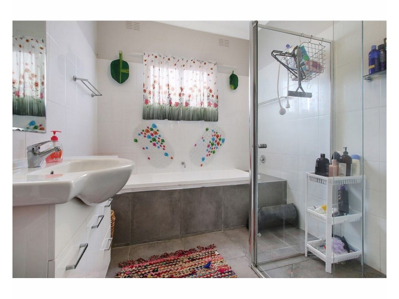 931 Padman Drive, West Albury NSW 2640