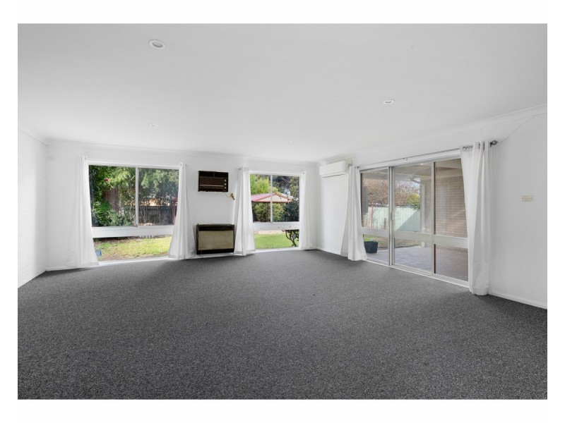 358 Parkland Crescent, Lavington NSW 2641