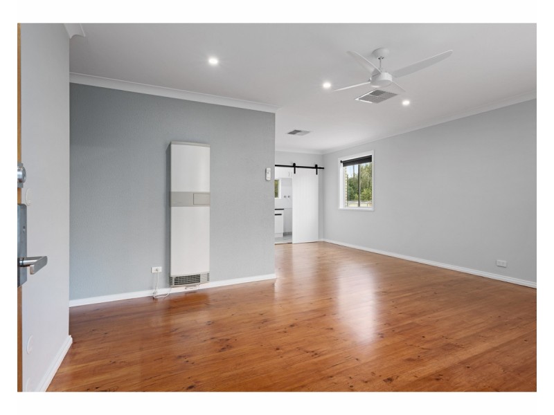 580 Lyne Street, Lavington NSW 2641