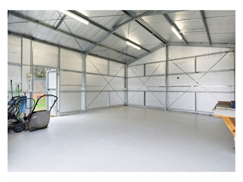 580 Lyne Street, Lavington NSW 2641