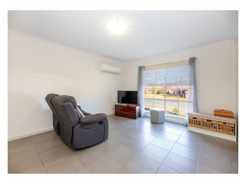1/11 Mitta Grove, Lavington NSW 2641