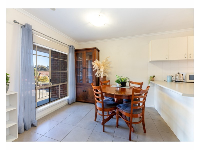 1/11 Mitta Grove, Lavington NSW 2641