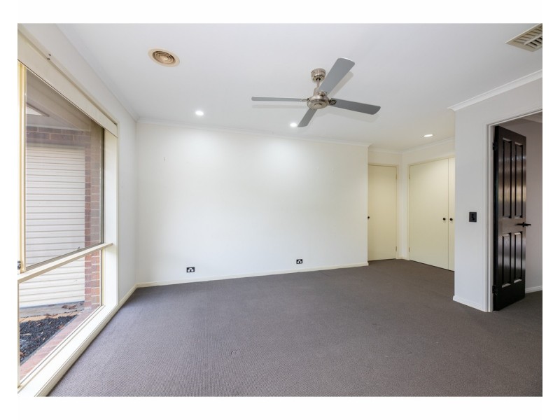 1 Grandeur Place, East Albury NSW 2640