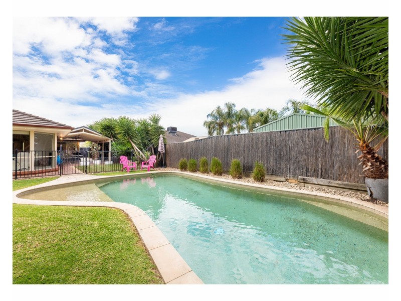 1 Grandeur Place, East Albury NSW 2640