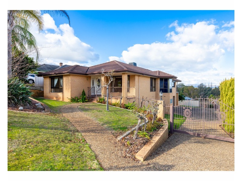 39 Janette Court, Lavington NSW 2641