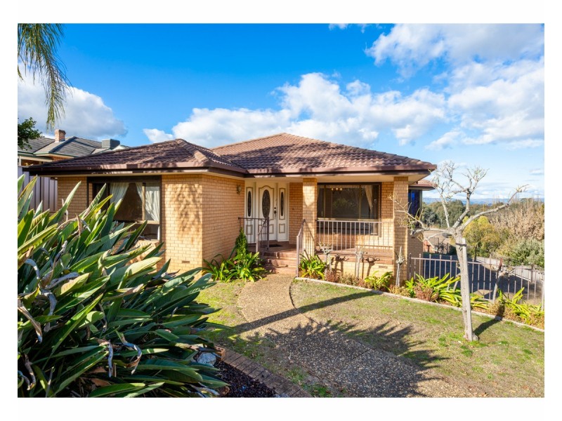 39 Janette Court, Lavington NSW 2641